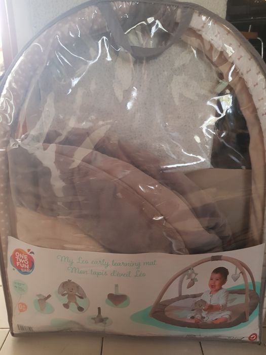 Tapete atividades bebé