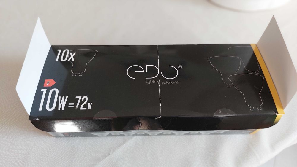 kinkiety komplet 2 i 3 światła i 8 nowych nieużywanych żarówek.