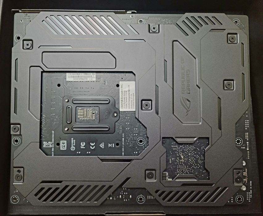 Комплект  ROG Asus Maximus Formula X + Intel Core i9-9900K
8