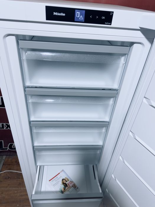 Морозильна камера Miele,  1655 см