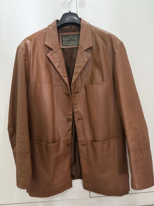 Casaco castanho de couro