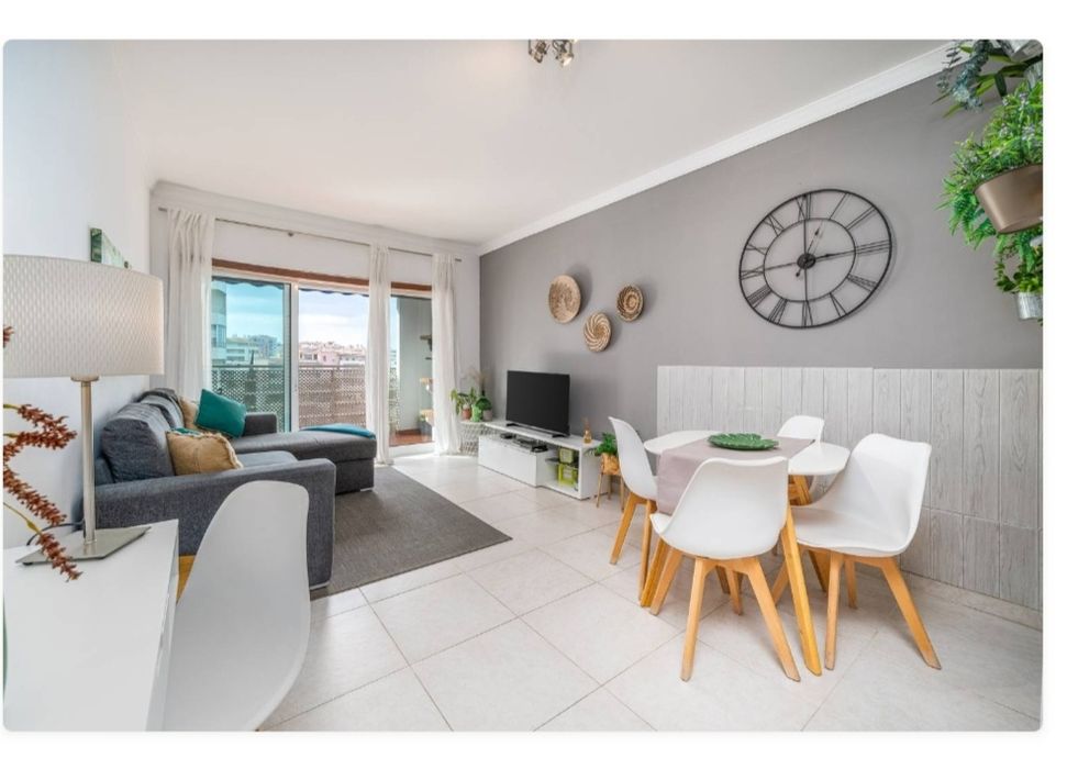 T1 com piscina e ar condicionado