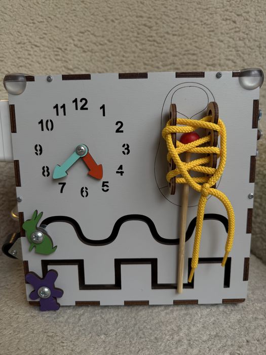 Бізі куб дитячій