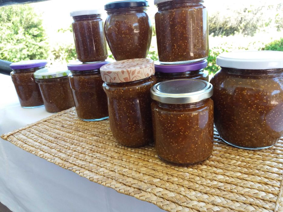 Ameixas  e compotas biológicas