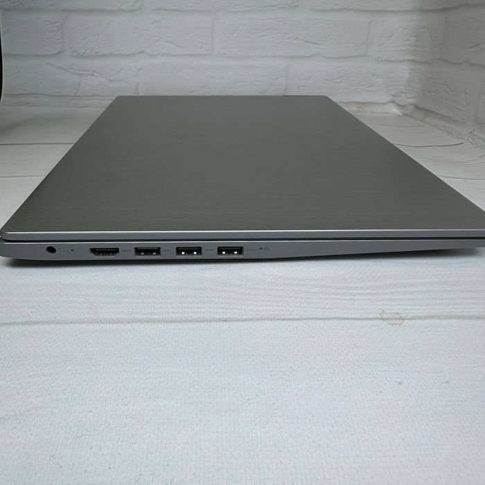 Продам ноутбук Lenovo Ideapad 3| Ryzen 3 3250U| SSD M2 256Gb| DDR3 4Gb