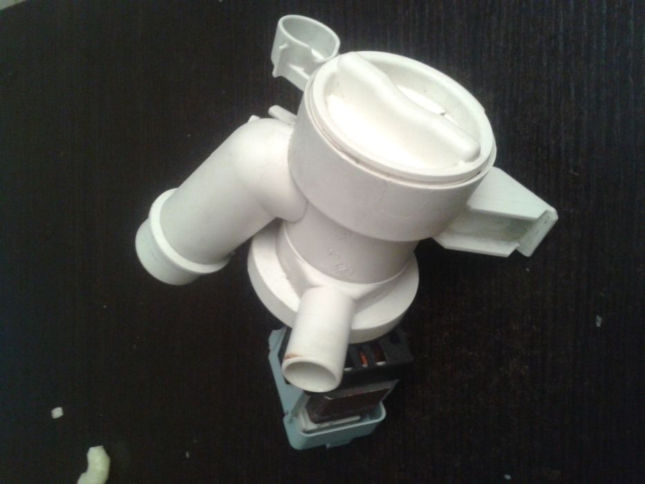 Używana pompa wody do pralki Candy GO4 1264D-16S