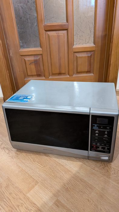 Мікрохвильова піч Samsung