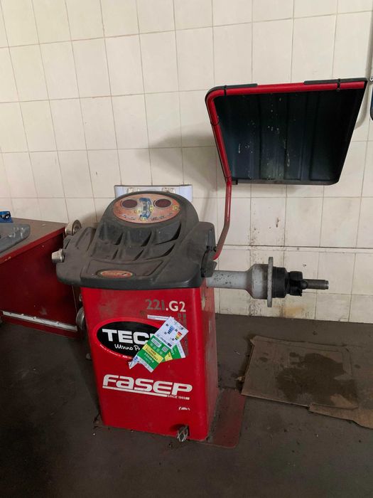 Продаж-автопідіймачі (підйомники, обладнання  СТО б/у)   в м. Ровно