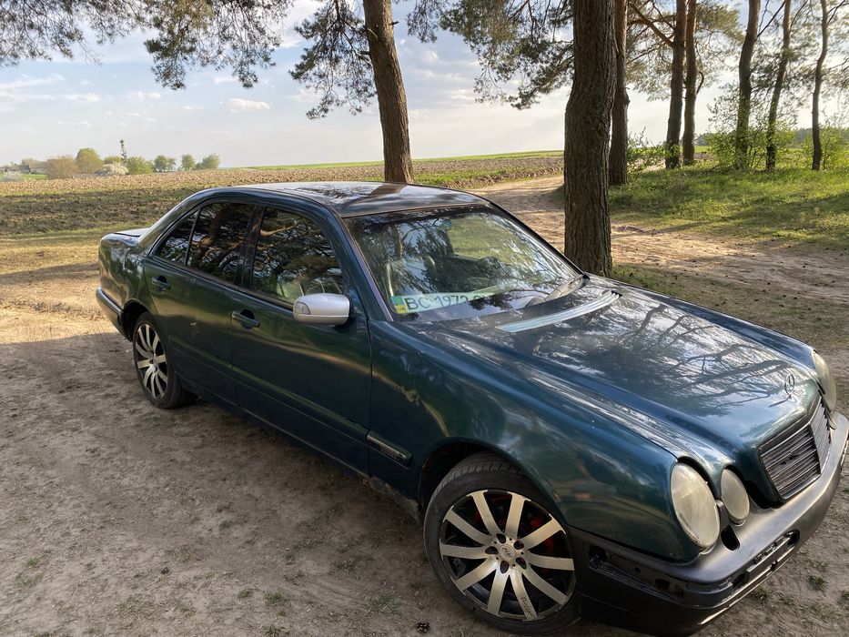 Mercedes Benz Е-210