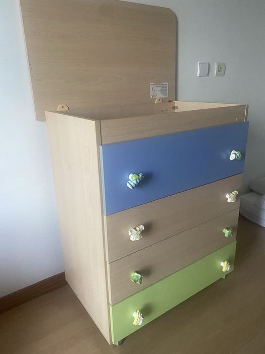 Cómoda Fraldário / Banheira Micuna (4 Gavetas e Rodas)