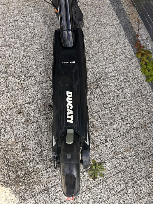 Ducati Hulajnoga Elektryczna
