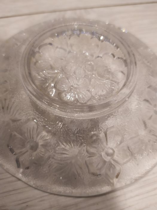 Talerzyki "Jaskry i bratki" z huty szkła Ząbkowice