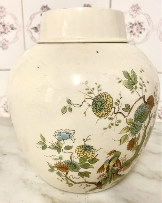 Pote em porcelana "ginger jar" inglês