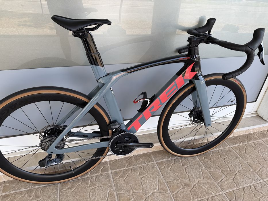 Bicicleta de estrada Trek Madone - Disco AXS