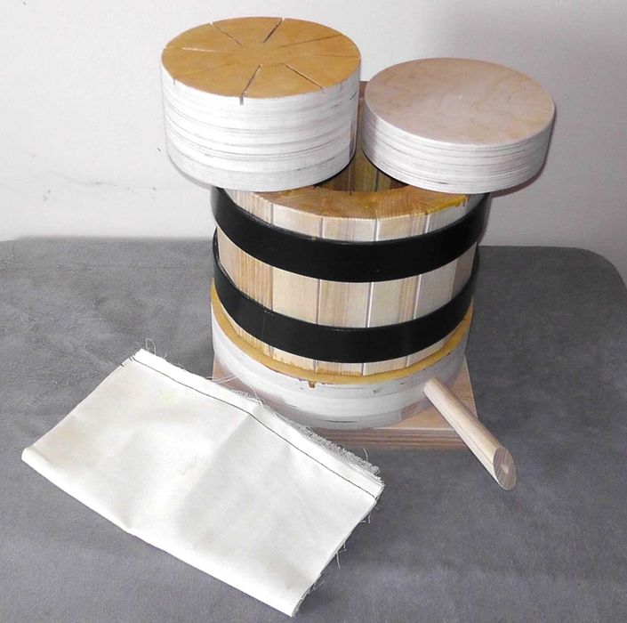 Beczka 3 l. drewno do prasy do tłoczenia oleju na zimno NOWA !