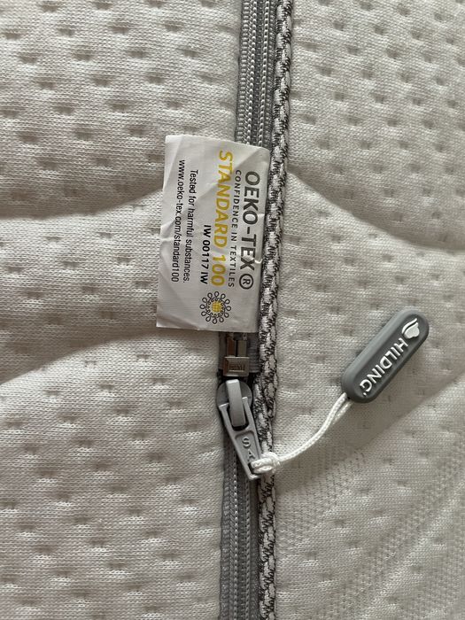 Łóźko jednoosobowe z materacem