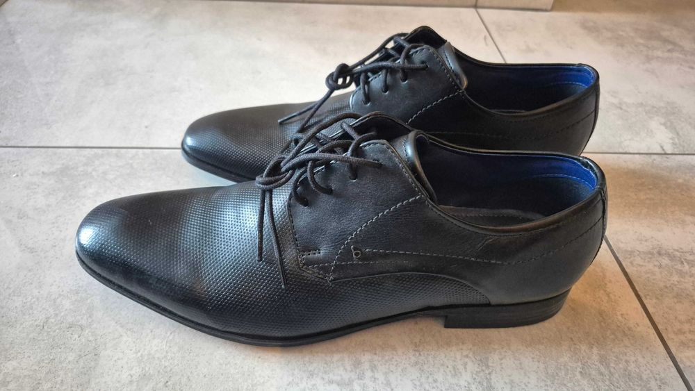 buty Bugatti, skóra, rozm. 42, nowe.