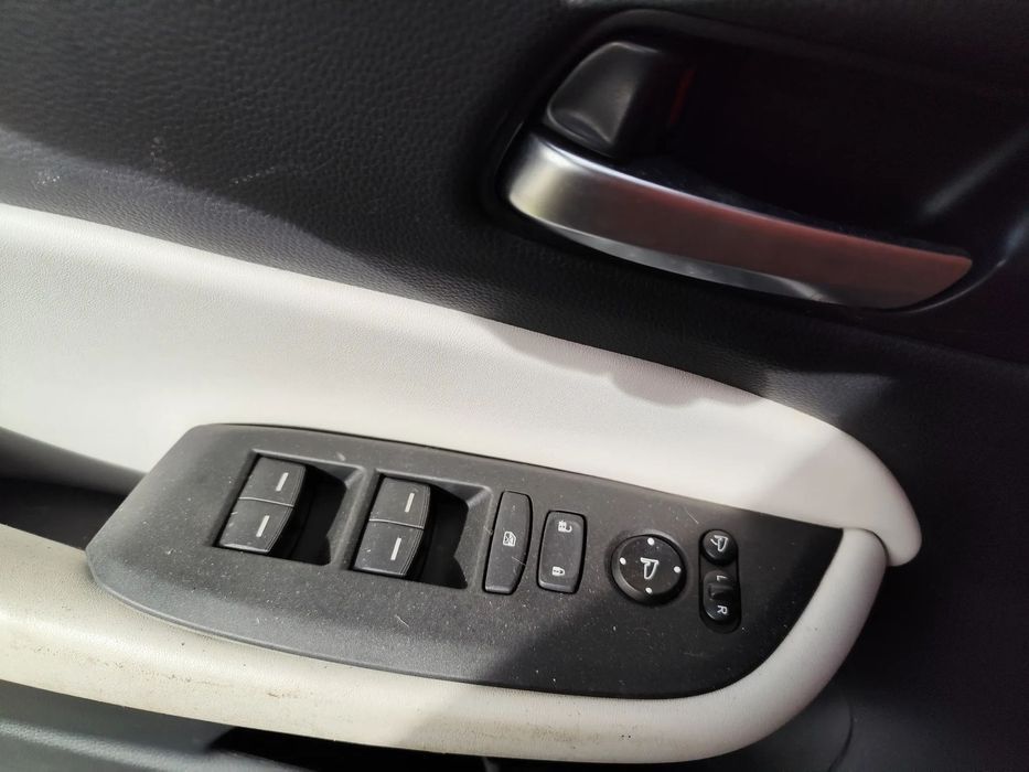 Honda Jazz V - PORTA FRENTE ESQUERDA - PF666