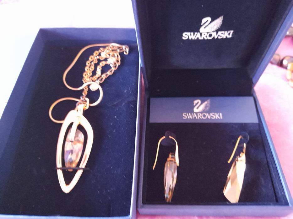 Conjunto colar e brincos brilhantes Swarovski