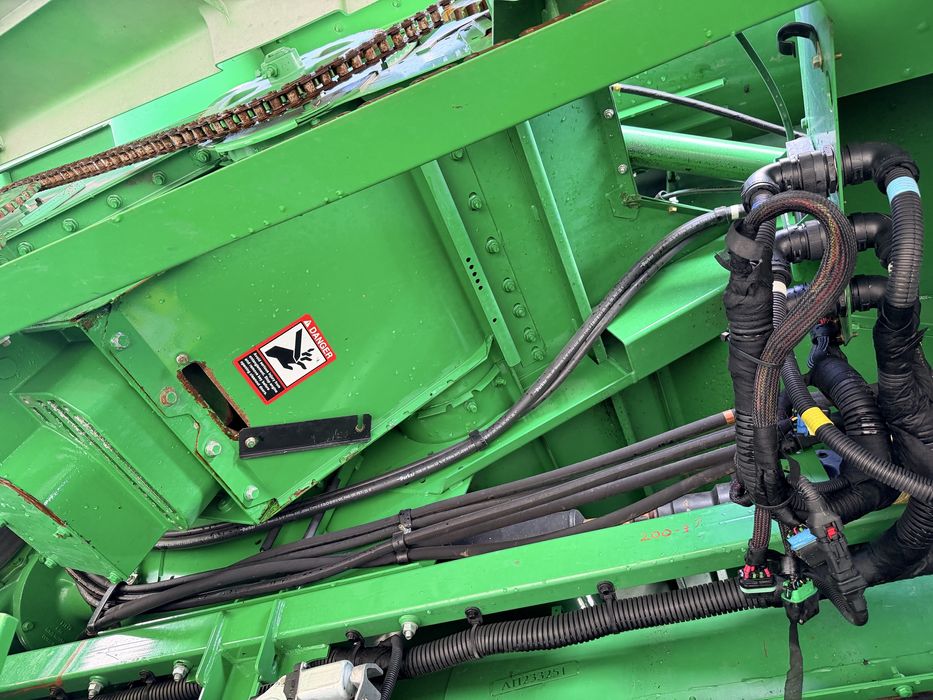 John Deere s690 , комбайн