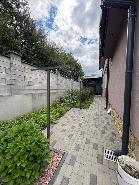 ₴ Продаж сучасного будинку біля Рівного