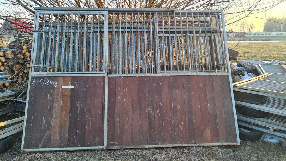 Boksy dla koni, boksy do stajni fronty - stajnia.