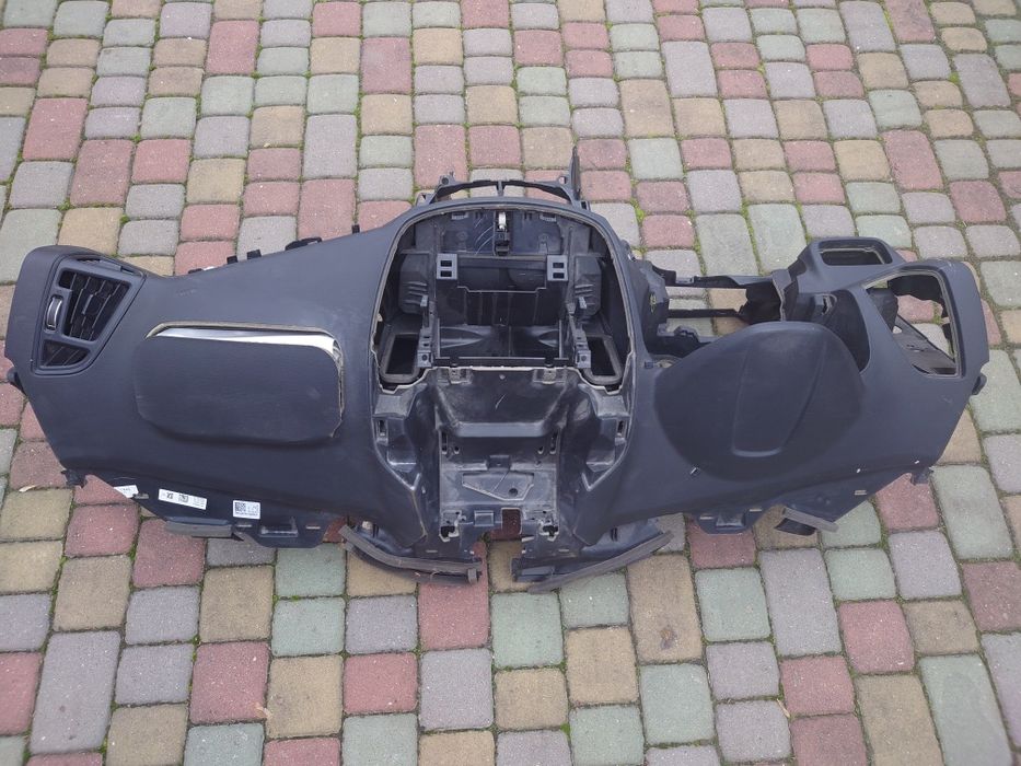 торпедо (передня панель) Ford Kuga mk2 (2016-2019)