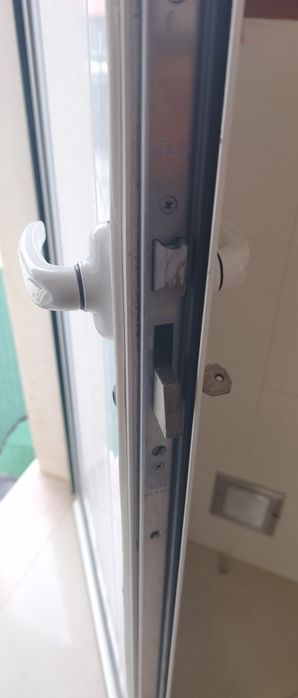 Porta Alumínio com Fechadura