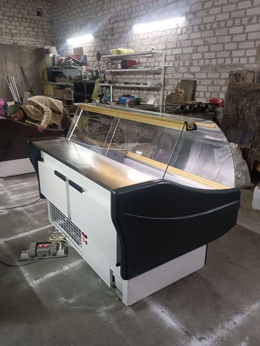 Холодильная витрина COLD 155 см