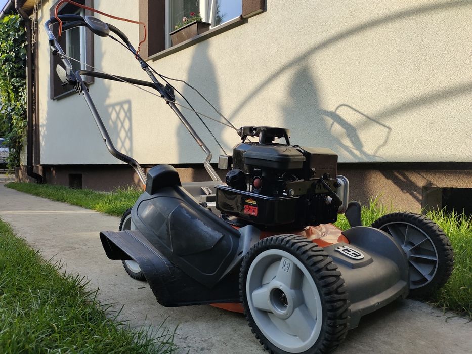 Бензинова самохідна газонокосарка Husqvarna 46cm  Briggs Stratton