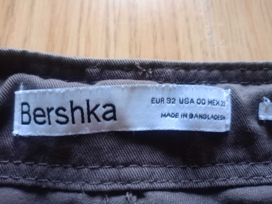Bojówki Bershka multicargo, rozm. XXS (32)