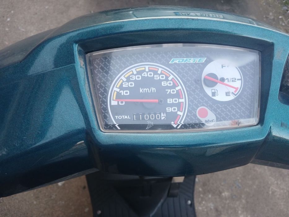 Продам скутер наповному ходу