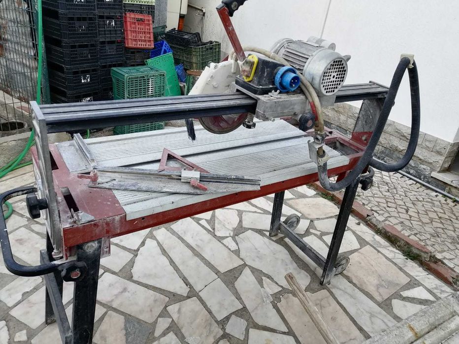 Maquina de corte eletrica a agua Raimondi