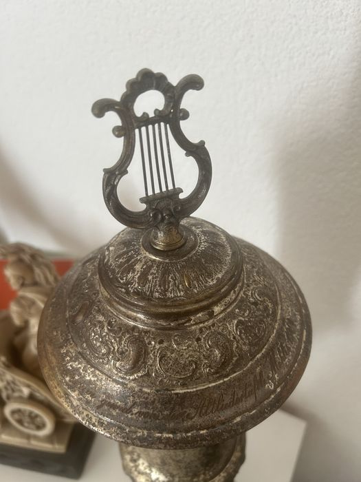 Wielki puchar z dedykacja 1906
