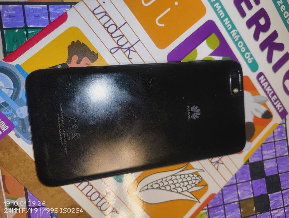 Huawei y5 2018 sprawny działa , szkło na ekranie