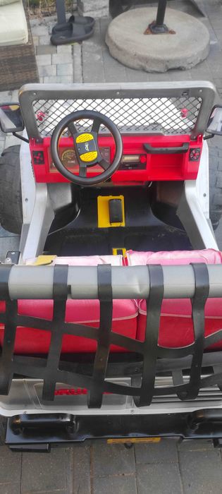 Samochód Pegperego akumulator