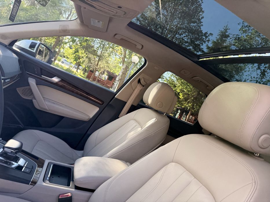 Audi Q5 2018 року 2.0-бензин