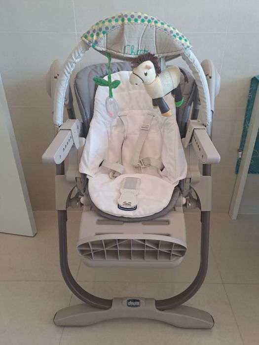 Esperguiçadeira e cadeira de papa chico