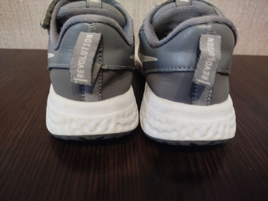 Оригінальні кросівки