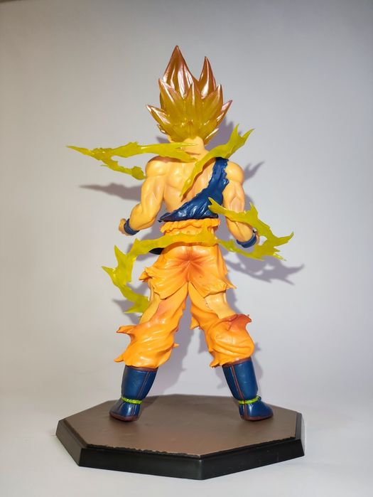 Son Goku Super Sayajin — Figura 16cm