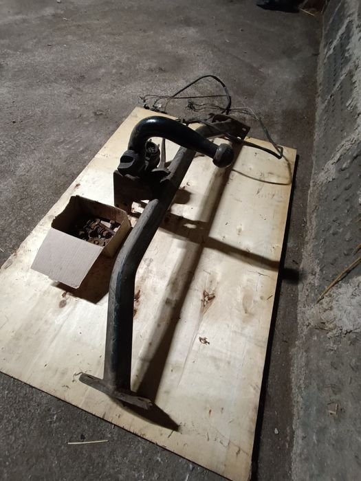 Hak holowniczy Honda Fr-V 04-08