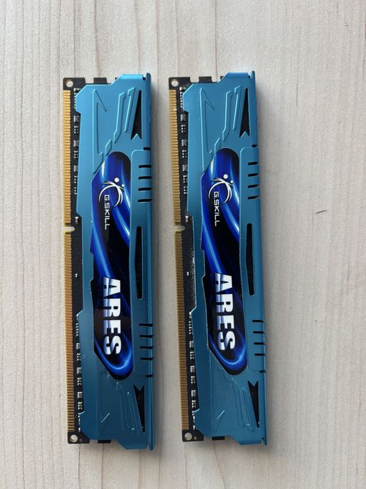 Pamiec RAM G-skill ARES 2x8 GB DDR3 Zestaw 16 GB 2400 mhz CL11