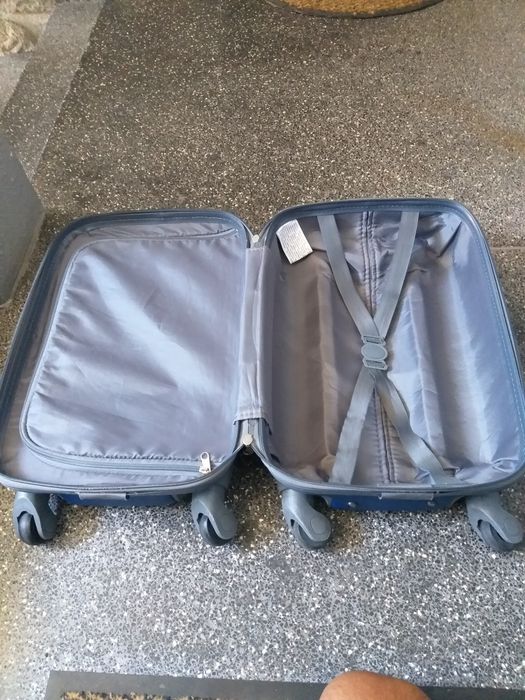 Mala de viagem rígida de cabine com 50  33 24 cm  20€ TM 961668672
