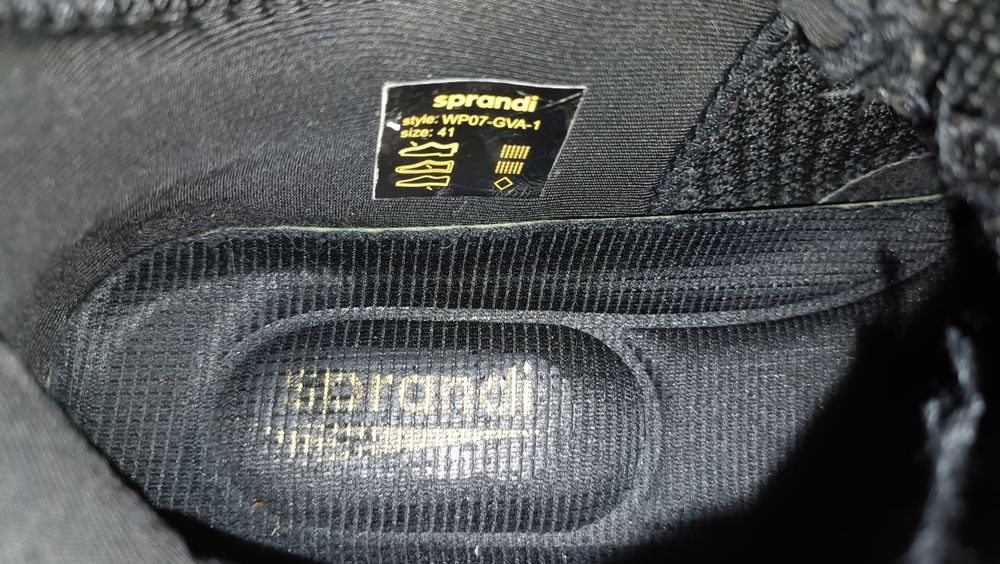 Czarne sneakersy Sprandi