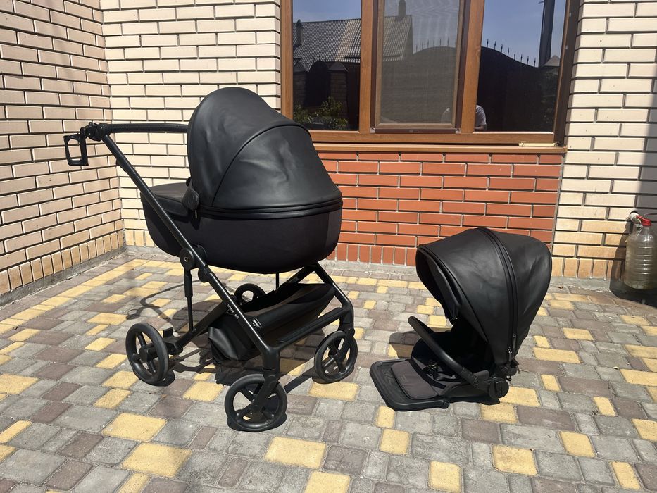 Продам коляску Anex Eli 2 в 1 (люлька + прогулка)