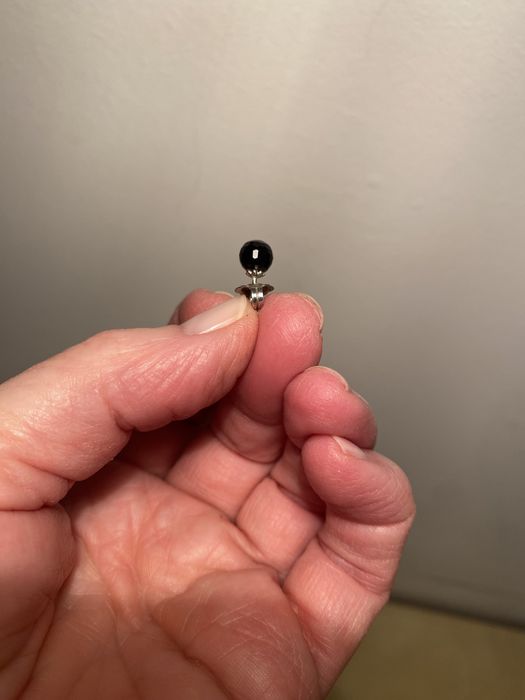 Srebrne kolczyki czarne kulki