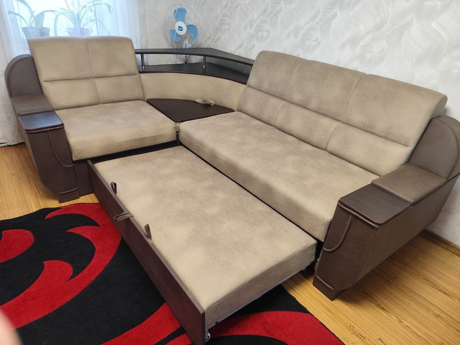 Диван кутовий в ідеальному стані