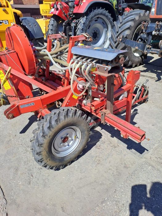 Siewnik Kverneland do marchwi 5 rzędowy