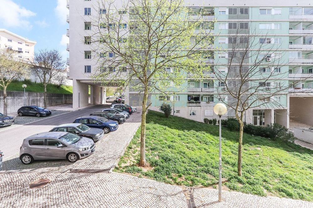 Apartamento T1 com Garagem e Arrecadação no Condomínio São Gonçalo par