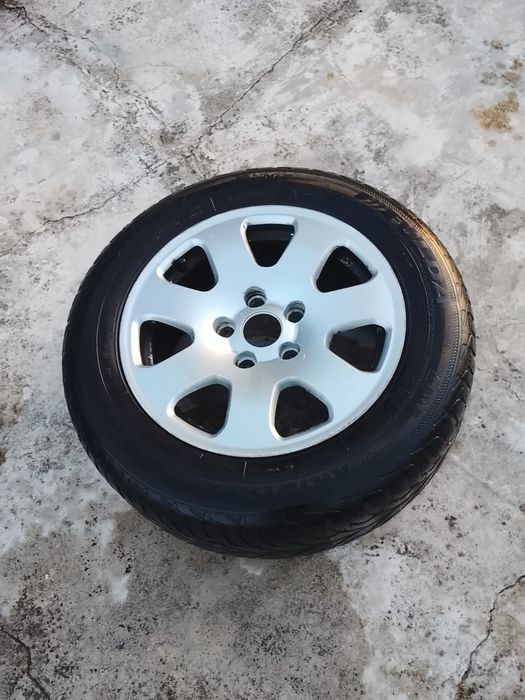 Jante Especial R15 VW SHARAN 5 FUROS Com Pneu 195/65 R15 para Suplente